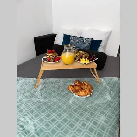 Chic & Cozy Centre *